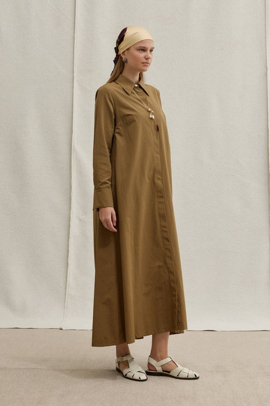 Premium Baumwoll-Maxi-Hemdblusenkleid – dezentes, langes Kleid mit Knopfleiste und Seitentaschen