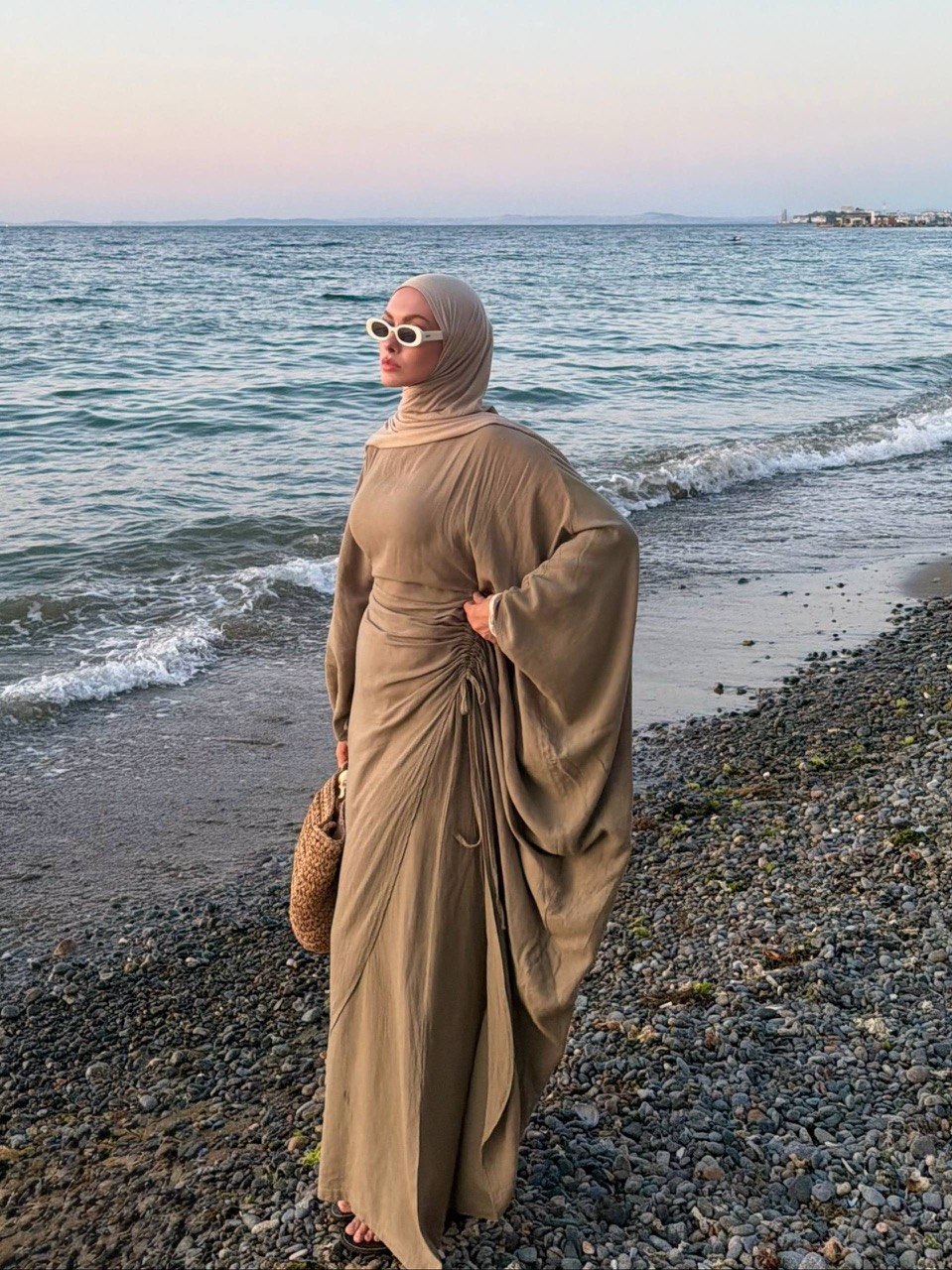 Zweiteiliges Fledermausärmel Abaya Set aus Leinen mit weit geschnittener Hose | Verstellbare Taille | Einheitsgröße