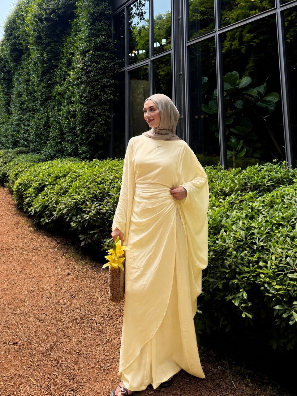 Linen Two-Piece Batwing Abaya Set with Wide-Leg Trousers | Adjustable Waist | One Size