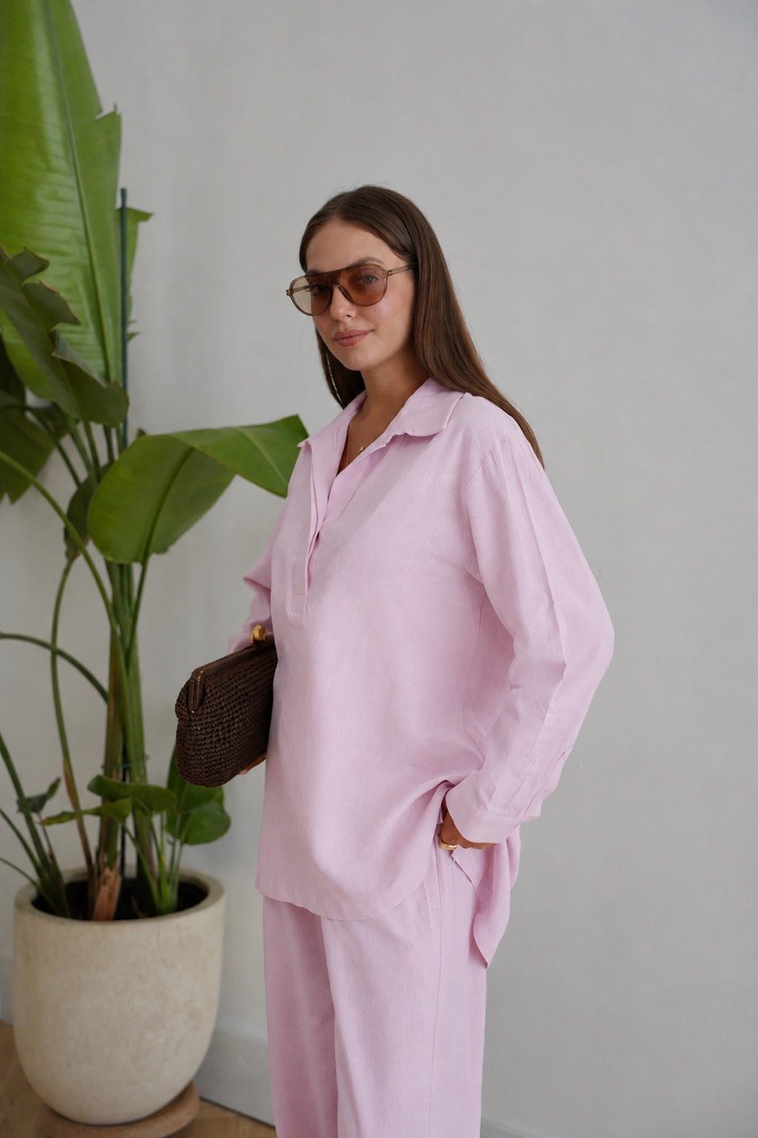 Dezentes Leinen-Set aus 100 % Leinen | Relaxed Shirt & Wide-Leg Trousers